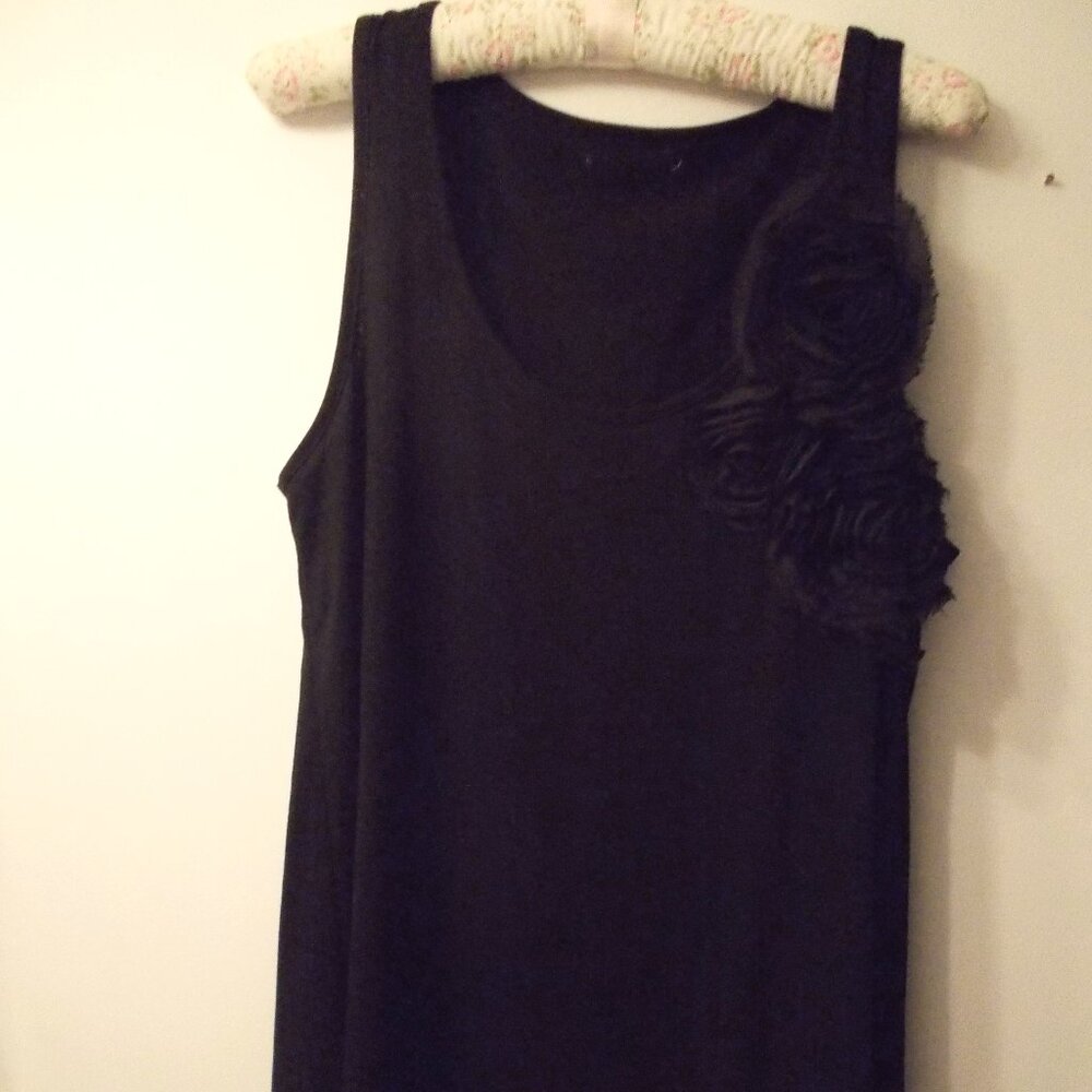 Gorgeous black tunic top with chiffon flowers XL